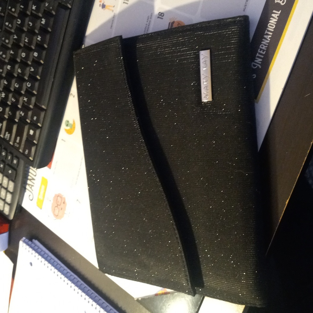 Mary Kay velcro pouch